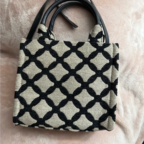 H&M Handbags - Elegant Black and Cream Patterned Women's Bag